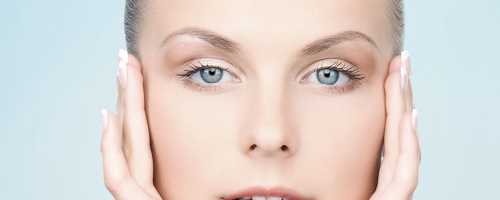 The cheekbone filling with hyaluronic acid enhances the facial features by increasing the cheekbones in a natural way.