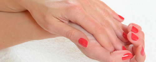 Descubre los tratamientos más avanzados para rejuvenecer tus manos y devolverles firmeza, hidratación y luminosidad en Clínica CIME